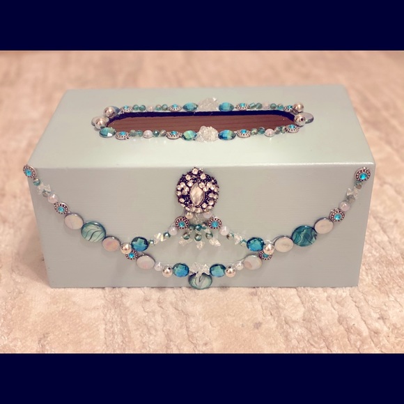 Oh so fabulous teal chalked blue Tissue box - Picture 1 of 3